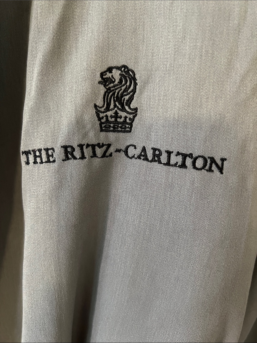 NWOT Ritz Charlton Frette Microfiber Robe size L - Picture 2 of 4